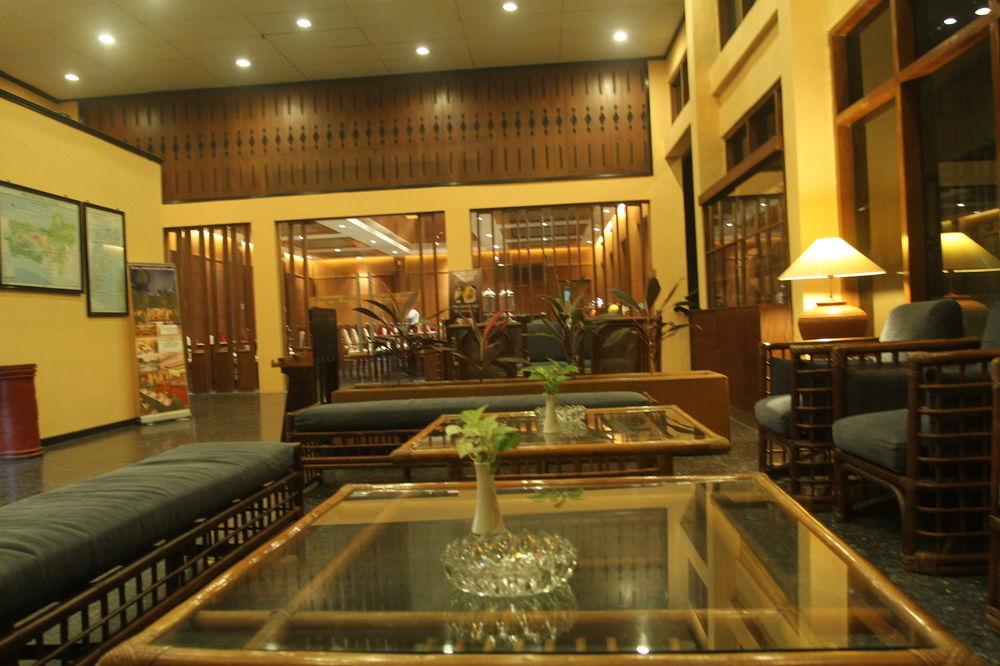 Hotel Mutiara Cilacap Exterior photo