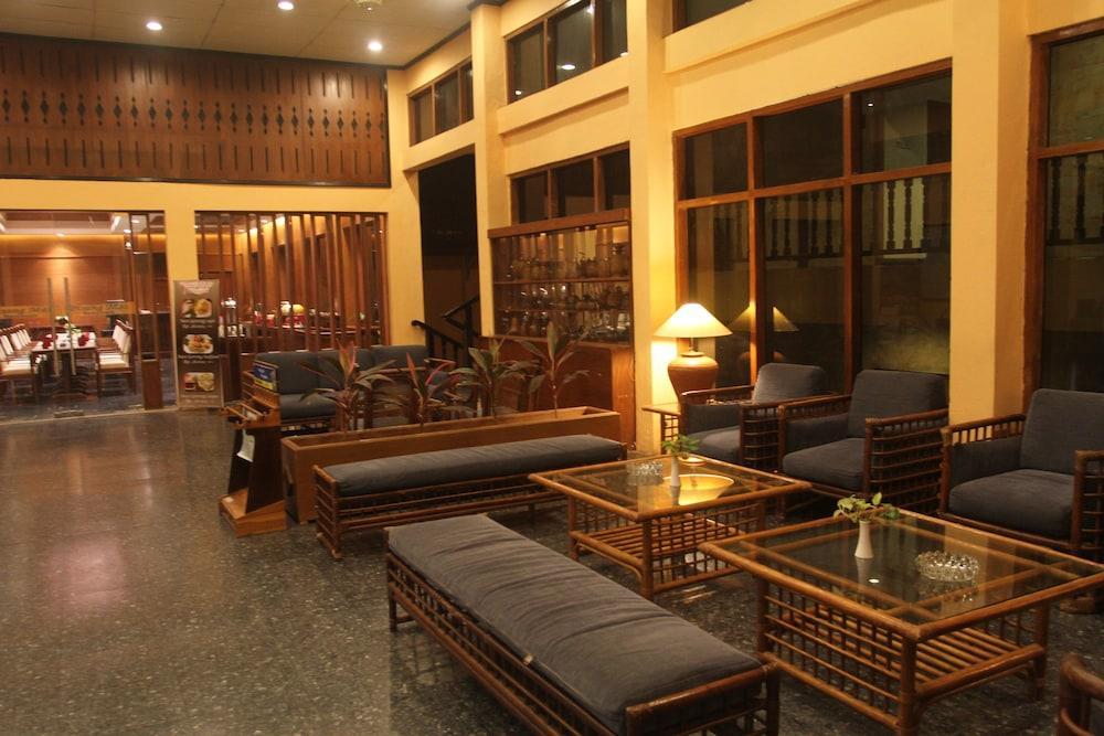 Hotel Mutiara Cilacap Exterior photo
